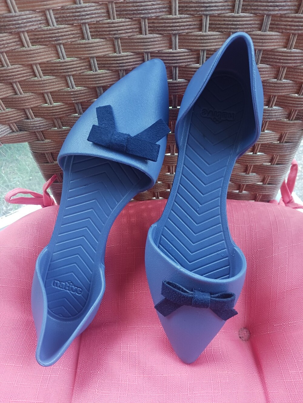 NATIVE Audrey Flats w/ Bow...Navy...Womens Size 10